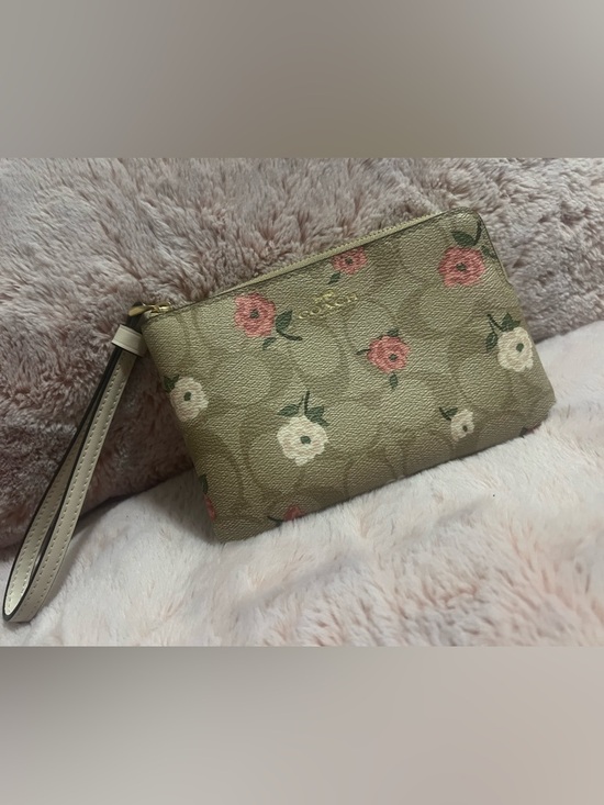Coach Handbags - Coach Floral Signature Wristlet Corner Zip